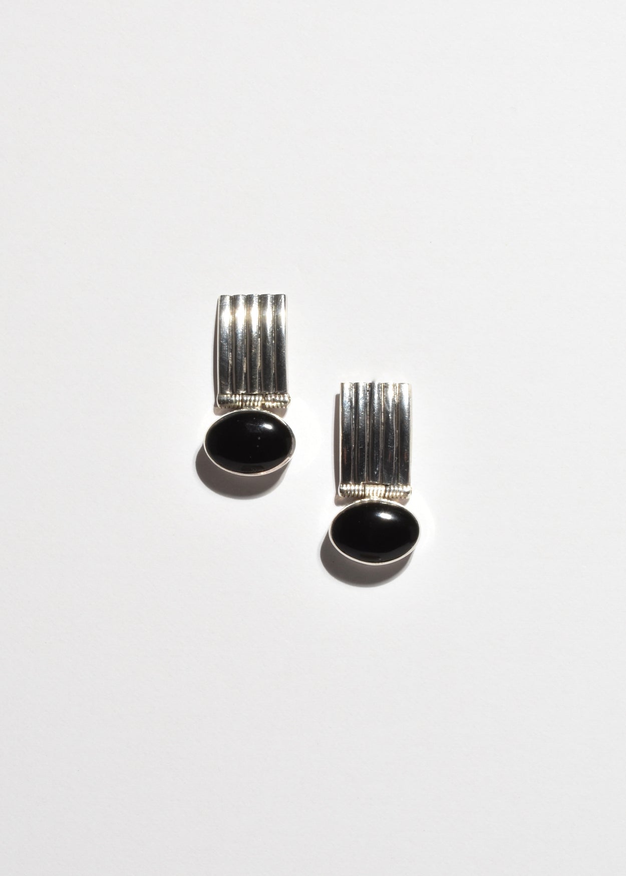 Ribbed Onyx Earrings