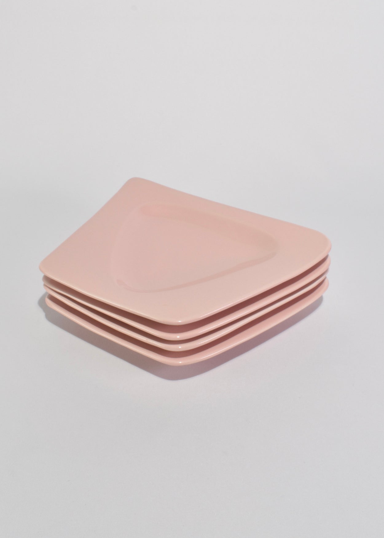 Glossy Pink Plate Set