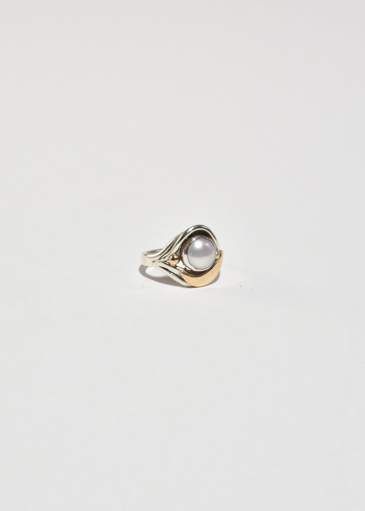 Sculptural Pearl Ring