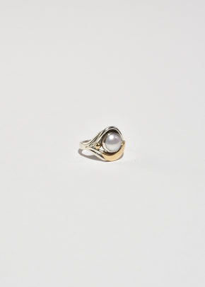 Sculptural Pearl Ring