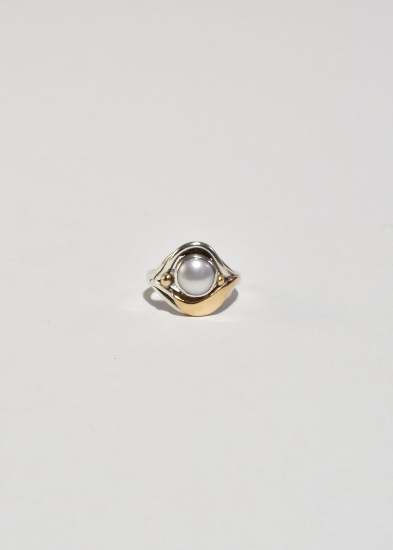 Sculptural Pearl Ring