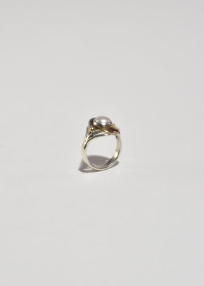 Sculptural Pearl Ring