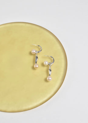 Figurine Pearl Hoop Earrings