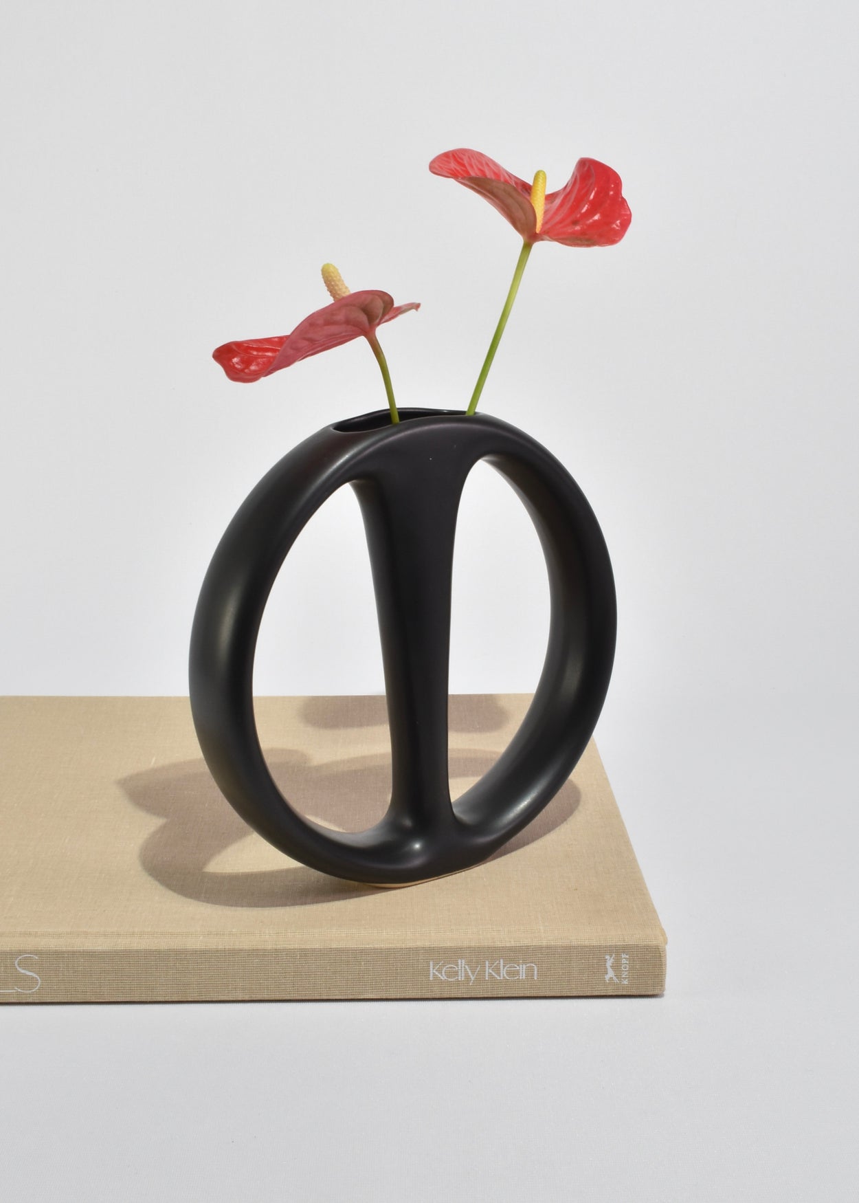 Black Ceramic Ikebana Vase