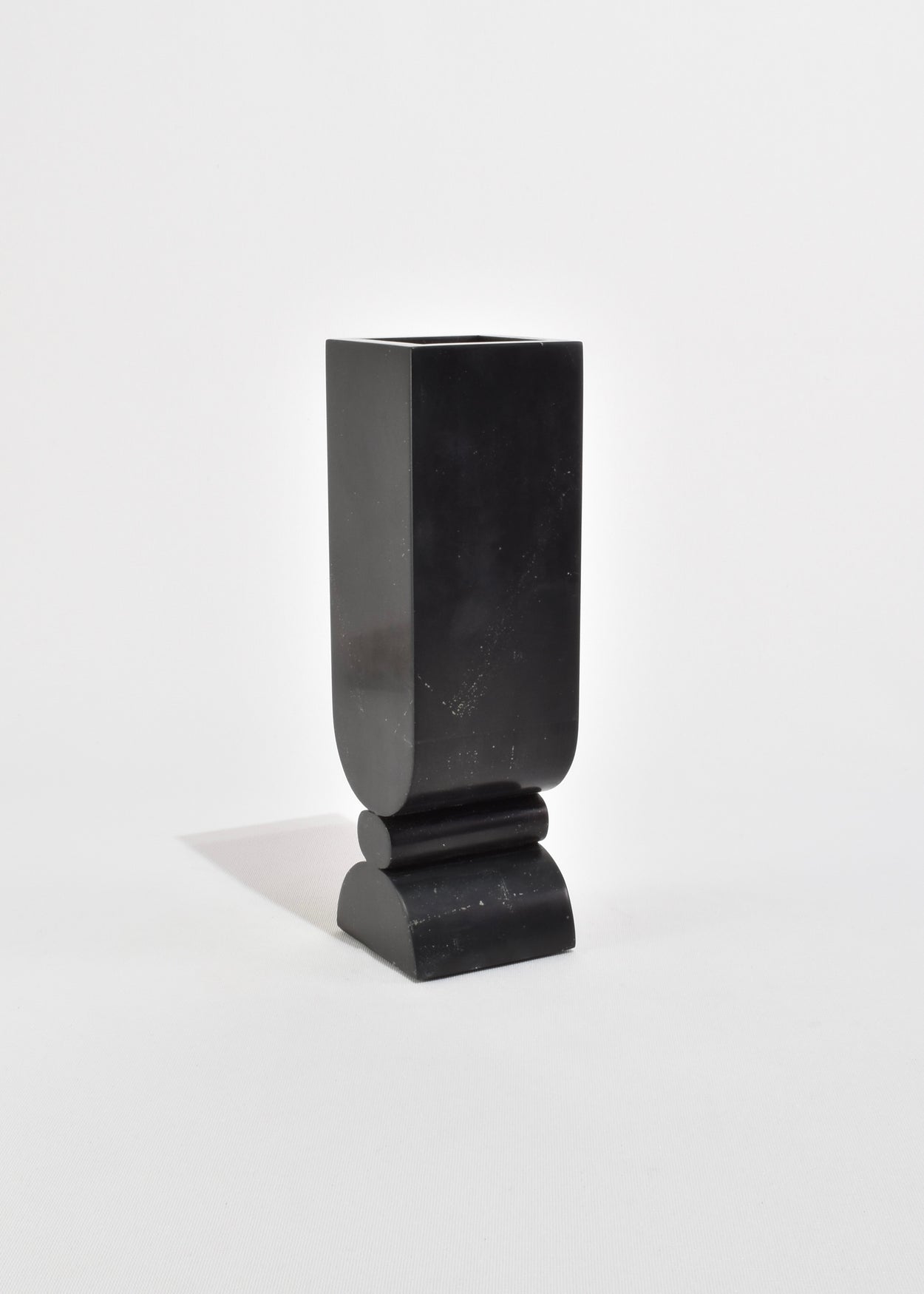 Beacon Vase in Black Onyx