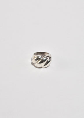 Ribbed Statement Ring