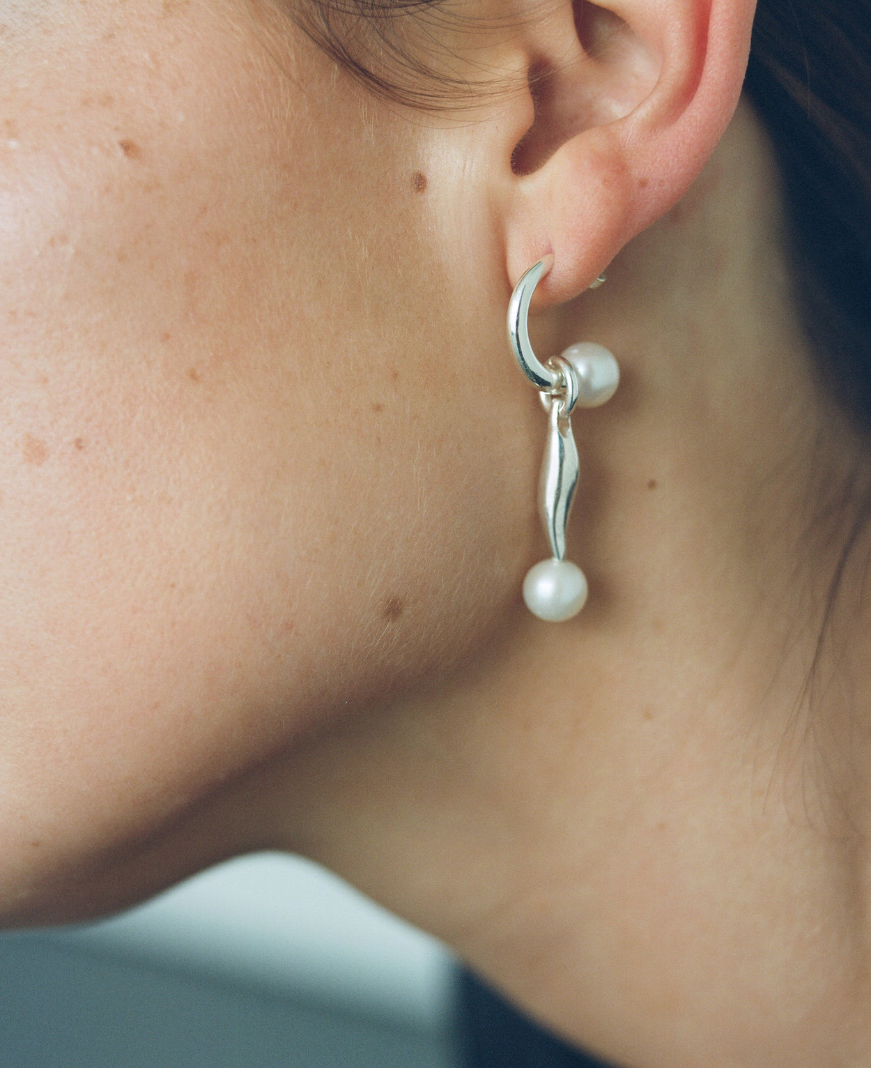 Figurine Pearl Hoop Earrings