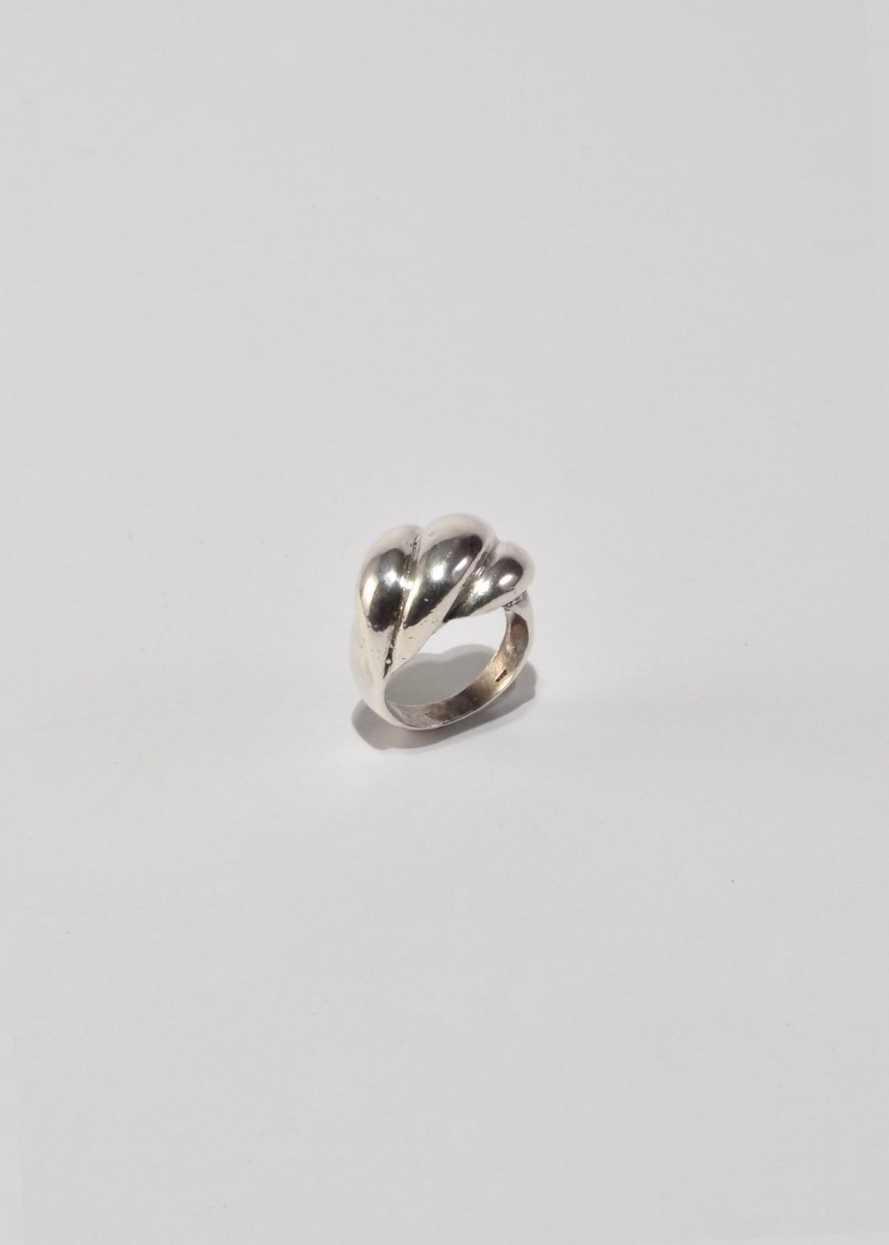 Ribbed Statement Ring