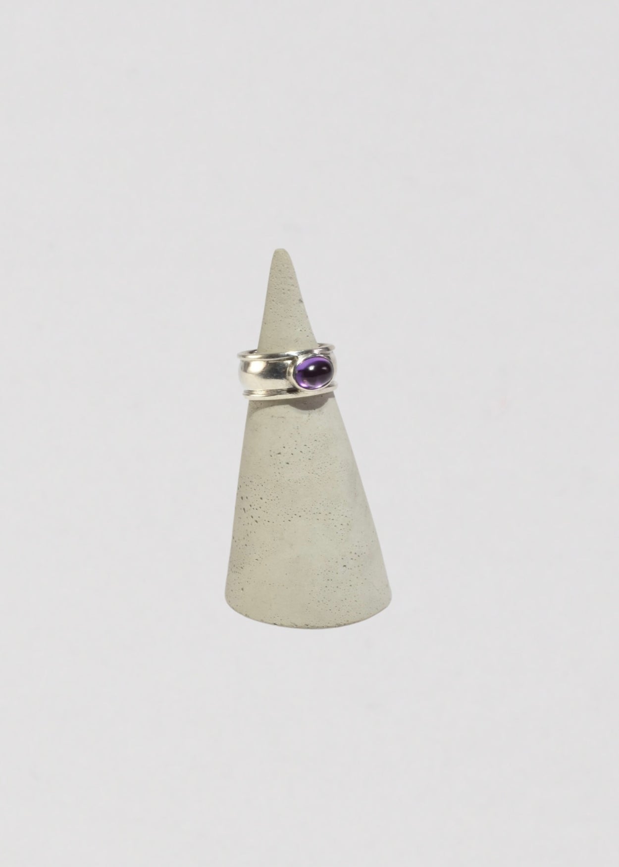 Oval Amethyst Ring